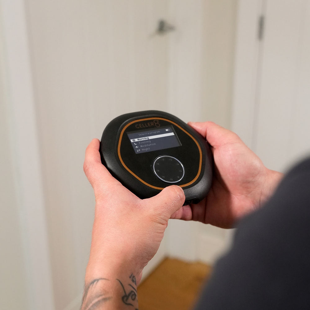Holding CELLER8 adjusting settings